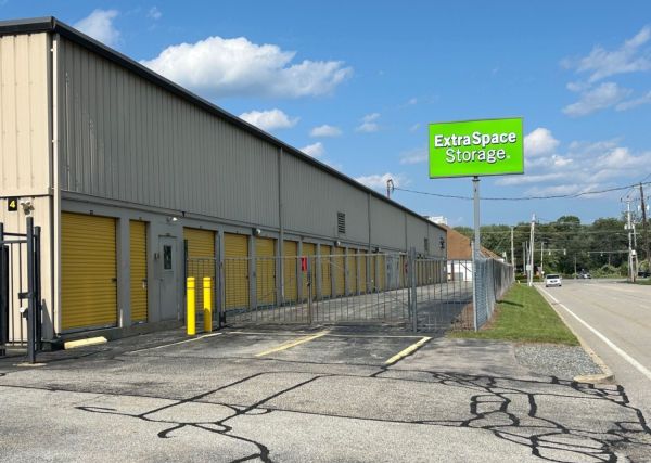 Extra Space Storage - 3145 - West Warwick - James P Murphy Ind Hwy - 5 James P Murphy Ind Highway