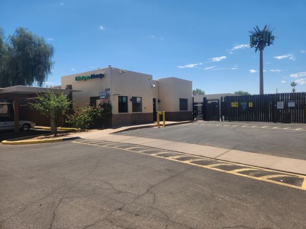 Extra Space Storage - 3753 - Tempe - Broadway Rd - 1019 East Broadway Road