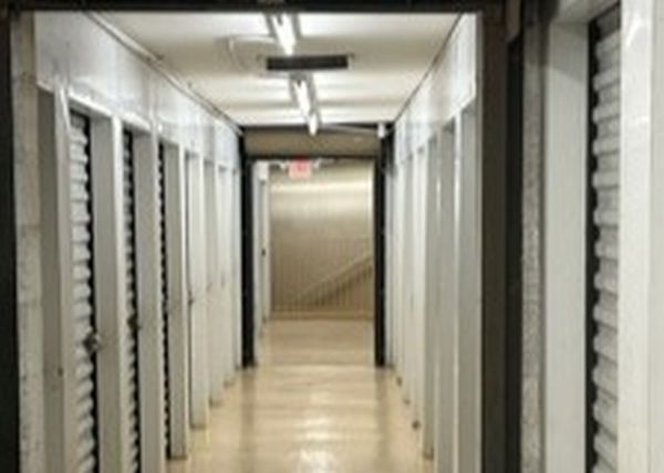 Extra Space Storage - 3753 - Tempe - Broadway Rd - 1019 East Broadway Road