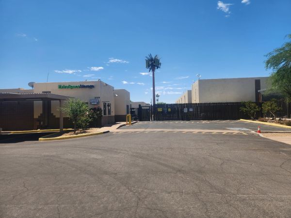 Extra Space Storage - 3753 - Tempe - Broadway Rd - 1019 East Broadway Road