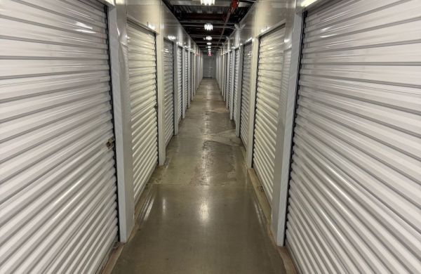 Extra Space Storage - 3860 - Milwaukee - Capitol Dr - 532 East Capitol Drive