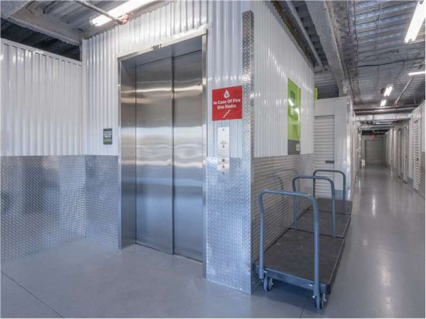 Extra Space Storage - 7613 - Tampa - Falkenburg Rd - 2460 South Falkenburg Road