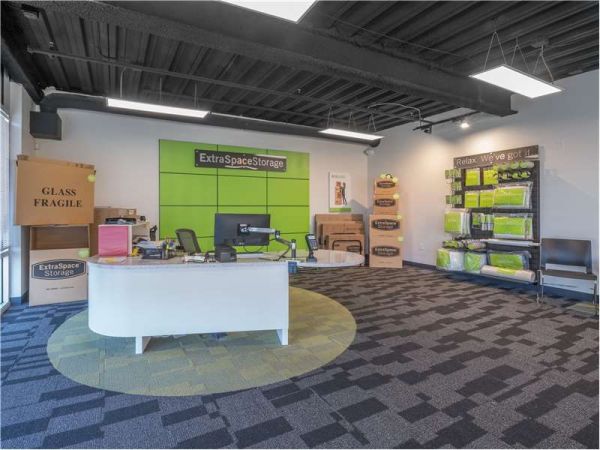 Extra Space Storage - 7613 - Tampa - Falkenburg Rd - 2460 South Falkenburg Road