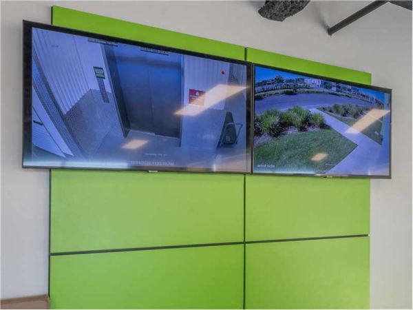 Extra Space Storage - 7613 - Tampa - Falkenburg Rd - 2460 South Falkenburg Road