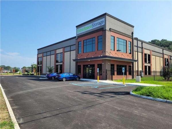 Extra Space Storage - 7607 - Newport News - 9707 Jefferson Ave - 9707 Jefferson Avenue
