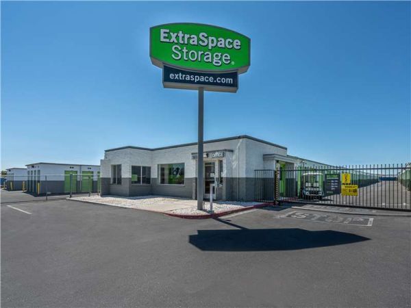 Extra Space Storage - 1489 - Victorville - Yates Rd - 15555 Yates Road