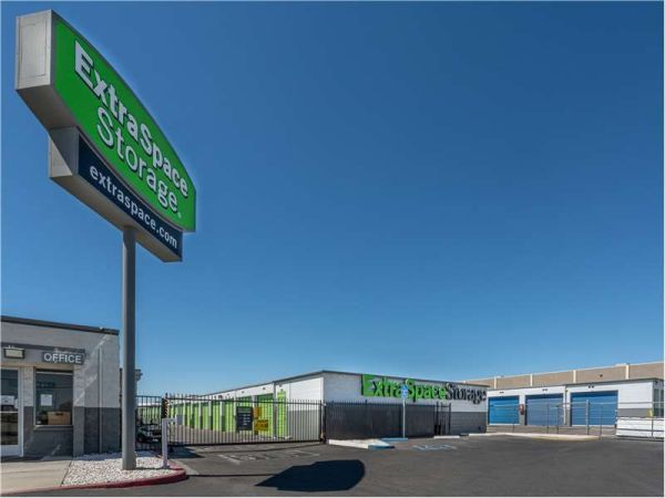 Extra Space Storage - 1489 - Victorville - Yates Rd - 15555 Yates Road