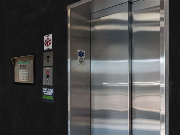 Extra Space Storage - 8925 - Jacksonville - Myrtle - 340 South Myrtle Avenue