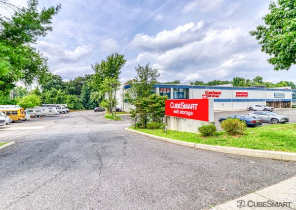 CubeSmart Self Storage NJ Aberdeen Township Cliffwood Ave West - 268 Cliffwood Avenue West
