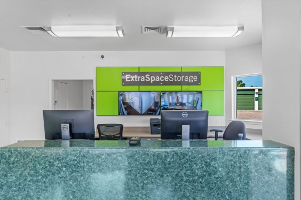 Extra Space Storage - 2082 - Round Rock - McNeil Rd - 716 McNeil Road
