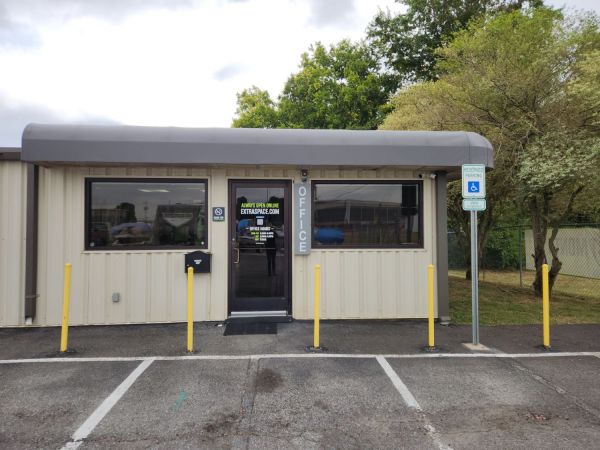 Extra Space Storage - 6456 - Portland - Davis St - 123 Davis Street