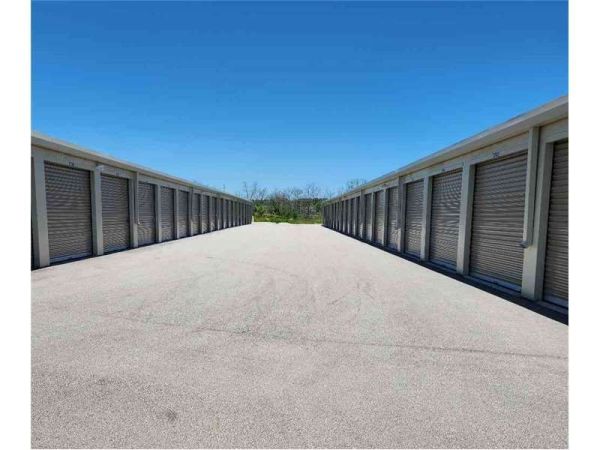 Extra Space Storage - 6443 - Brookfield - N Calhoun Rd - 2735 North Calhoun Road