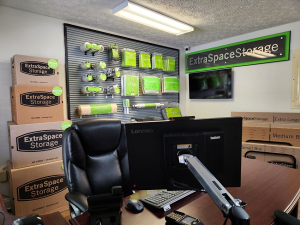 Extra Space Storage - 6438 - Columbus - Fountain Ct - 1711 Fountain Court