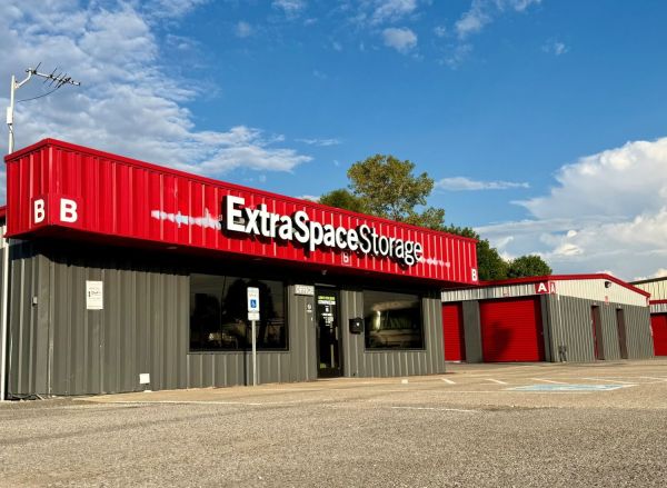 Extra Space Storage - 6457 - Portland - N Broadway - 813 North Broadway