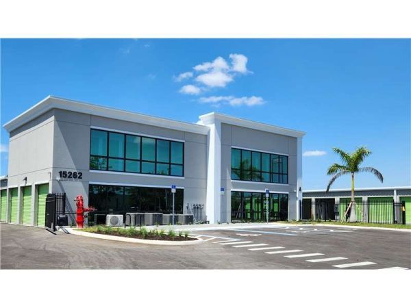 Extra Space Storage - 7977 - Fort Myers - Convenience Way - 15260 Convenience Way