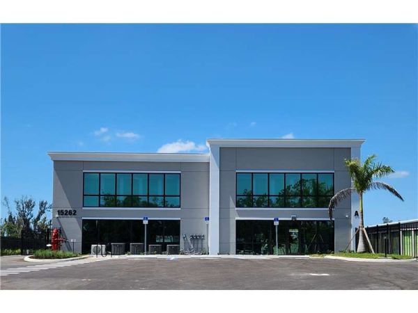Extra Space Storage - 7977 - Fort Myers - Convenience Way - 15260 Convenience Way
