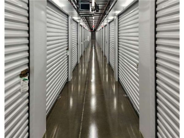 Extra Space Storage - 7977 - Fort Myers - Convenience Way - 15260 Convenience Way