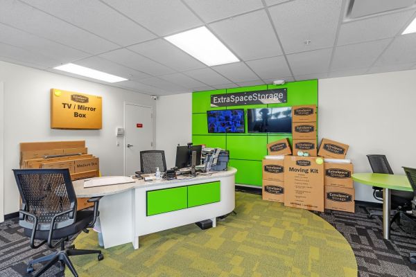 Extra Space Storage - 7588 - Orlando - Colonial Dr - 12709 East Colonial Drive