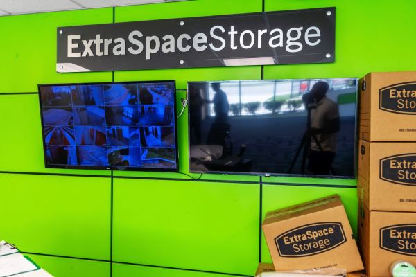 Extra Space Storage - 7588 - Orlando - Colonial Dr - 12709 East Colonial Drive