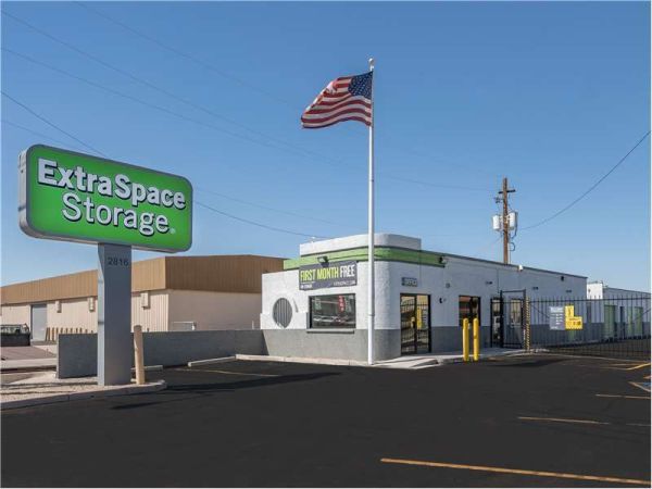 Extra Space Storage - 8787 - Phoenix - Thomas Rd - 2816 West Thomas Road