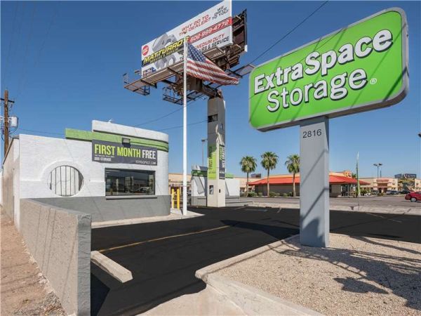 Extra Space Storage - 8787 - Phoenix - Thomas Rd - 2816 West Thomas Road