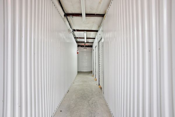 American Premier Storage - 2141 Woodland Way, Jackson, MS 39209 - 2141 Woodland Way