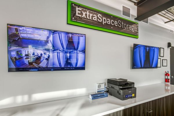 Extra Space Storage - 6332 - Tucson - Tanque Verde Rd - 6335 East Tanque Verde Road