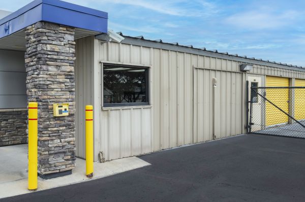 Devon Self Storage Greensboro, North Carolina - 118 Stage Coach Trail