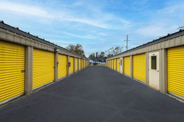 Devon Self Storage Greensboro, North Carolina - 118 Stage Coach Trail