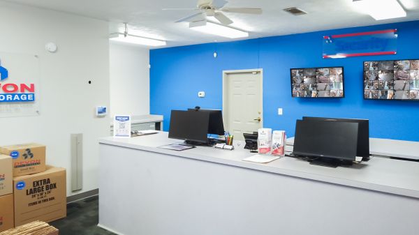 Devon Self Storage - 9206 - RIDGELAND - 130 Centre Street