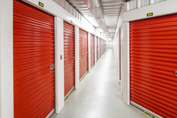 Devon Self Storage - 9219 - PINEHURST - 32777 Texas 249