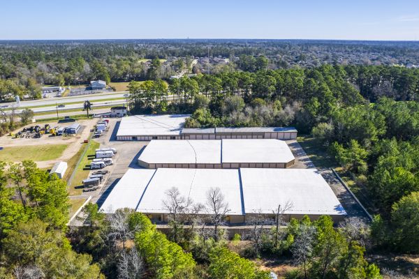 Devon Self Storage - 9219 - PINEHURST - 32777 Texas 249