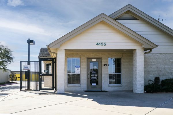 Devon Self Storage - 9222 - FAIRWAY PLAZA - 4155 Fairway Plaza Drive