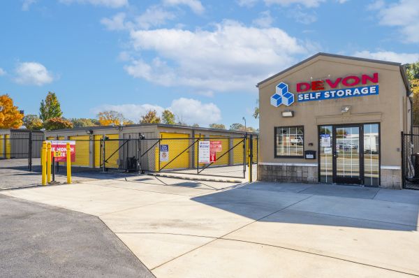 Devon Self Storage Greensboro, North Carolina - 4207 Hilltop Road