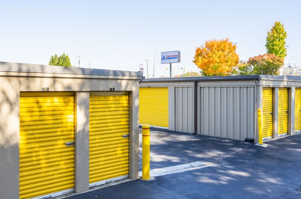 Devon Self Storage Greensboro, North Carolina - 4207 Hilltop Road