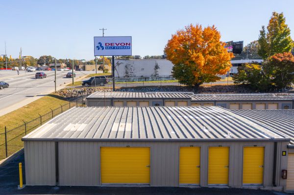 Devon Self Storage Greensboro, North Carolina - 4207 Hilltop Road