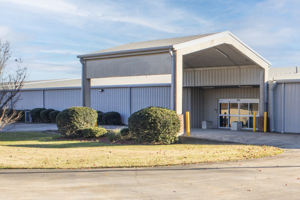 Devon Self Storage - 9231 - 5961 INTERSTATE - 5961 Interstate 55