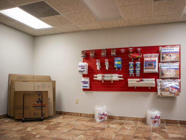 Devon Self Storage - 9231 - 5961 INTERSTATE - 5961 Interstate 55