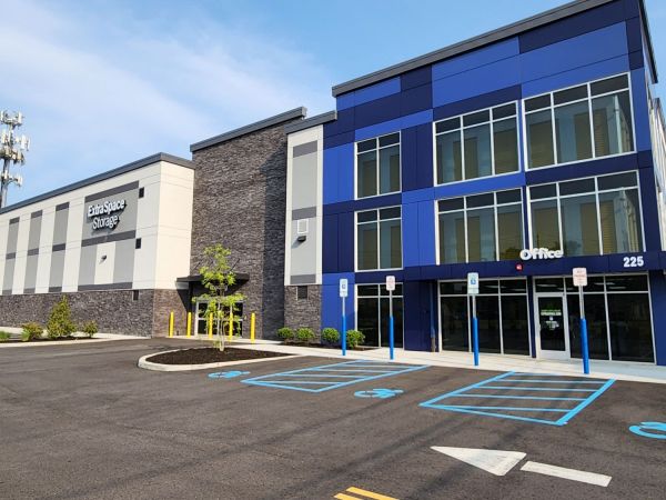 Extra Space Storage - 4281 - Bay Shore - Howells Rd - 225 Howells Road