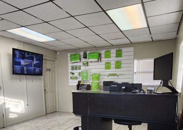 Extra Space Storage - 6467 - Rossville - Wilson Rd - 1402 Wilson Road