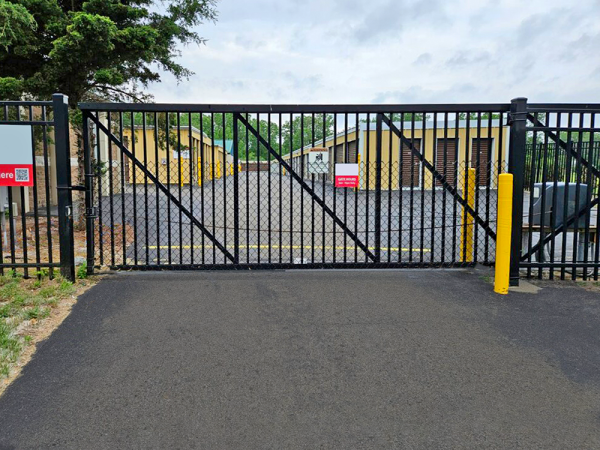 Storage Rentals of America - Lansing - Pleasant Grove Rd. - 6140 Pleasant Grove Road