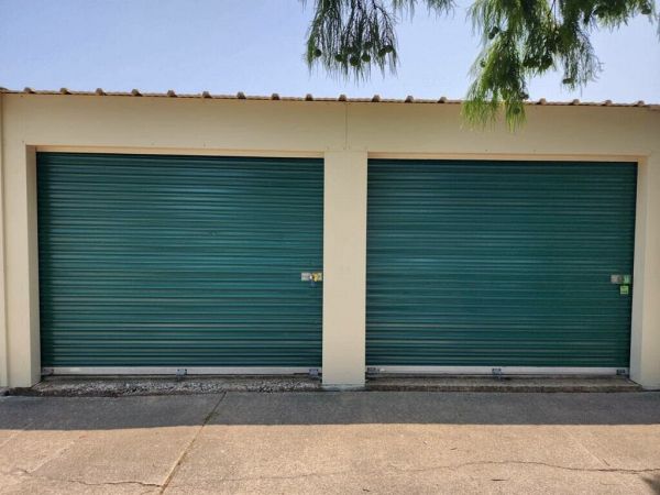 Storage Near Me - Centralia - 2021 South Pine Street