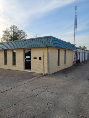 Storage Near Me - Centralia - 2021 South Pine Street