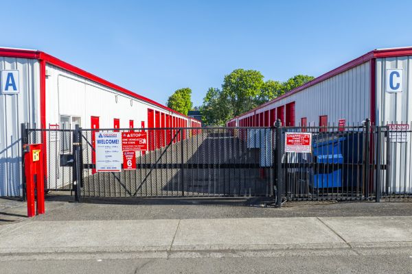 Devon Self Storage - 9249 - KAUFFMAN AVE - 2900 Kauffman Avenue