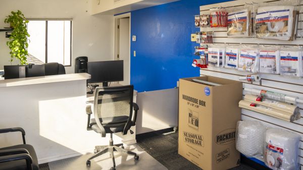 Devon Self Storage - 9252 - TUCSON - 4155 North Flowing Wells Road