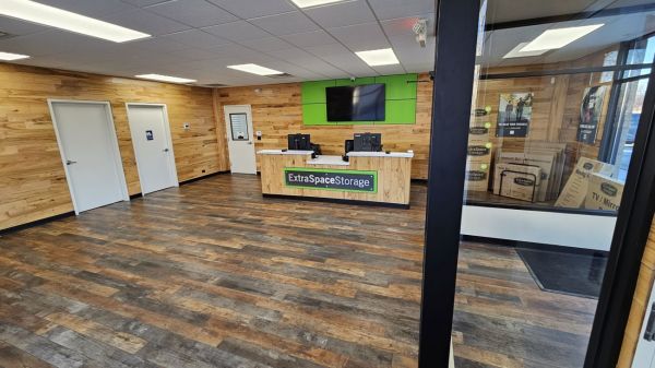Extra Space Storage - 2083 - Beach Park - W Wadsworth Rd - 12771 West Wadsworth Road