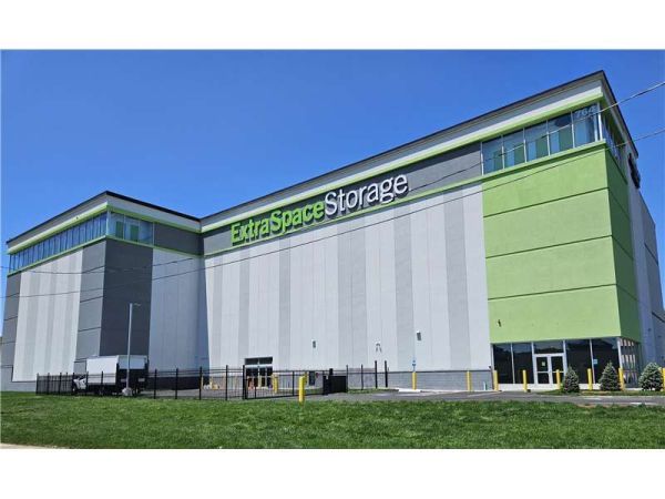 Extra Space Storage - 6463 - Brockton - Crescent St - 764 Crescent Street