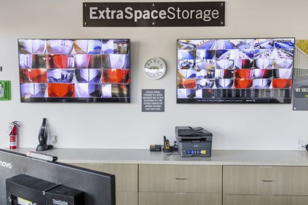 Extra Space Storage - 6516 - Scottsdale - E McDowell Rd | SpareFoot
