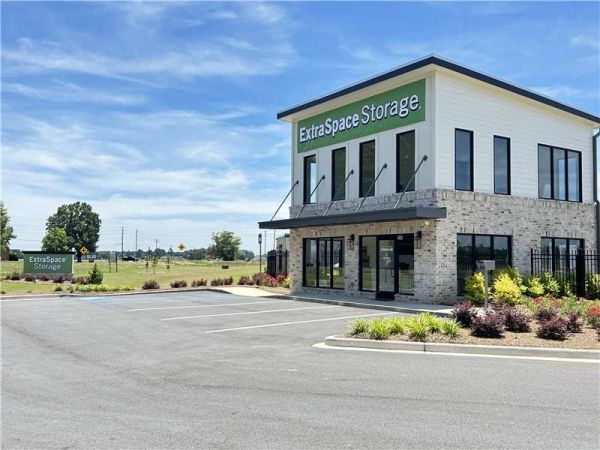 Extra Space Storage - 6512 - Byron - Leamington Blvd - 200 Leamington Boulevard