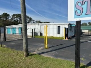 Mobile Lock Storage - Wintzell - 12986 Wintzell Avenue